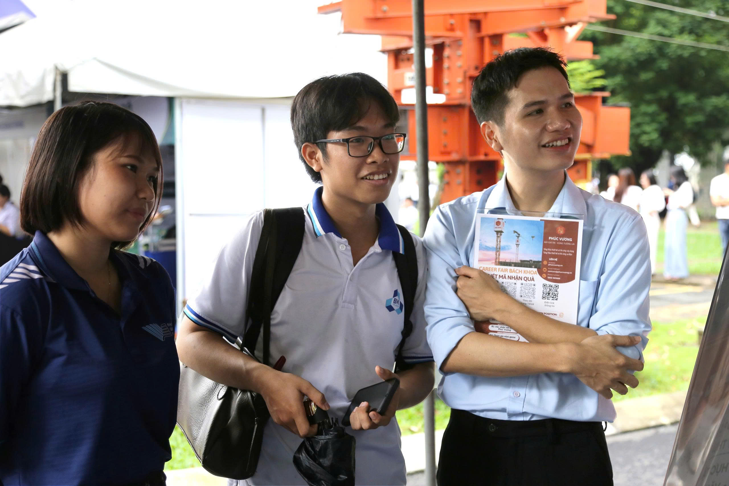 PHÚC VƯƠNG GHI DẤU ẤN TẠI NGÀY HỘI VIỆC LÀM CAREER FAIR BÁCH KHOA